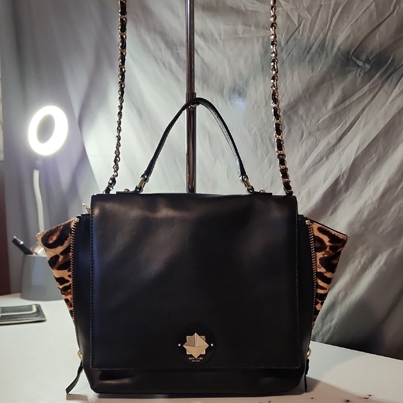 Kate Spade Black and Gold Shoulder Bag with Leopard Zip Opt & Geometric Closure - Picture 7 of 11